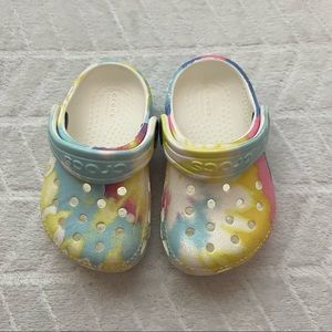 Crocs Infant Girls Size 4 - Multi Colored